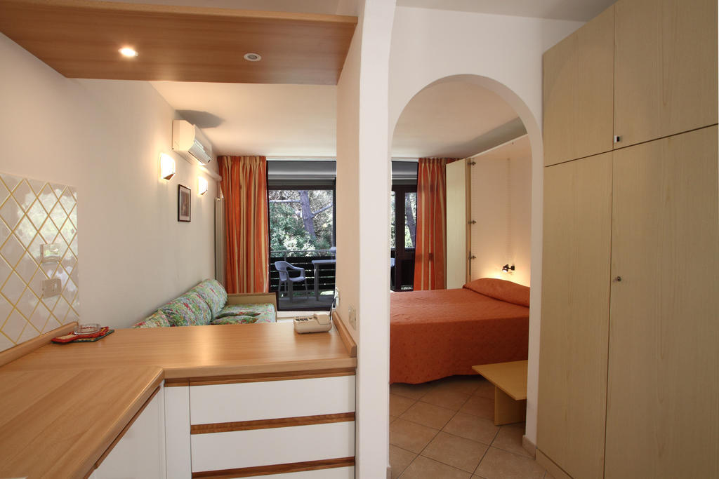 Residence Casa Di Caccia Marina Di Bibbona Kamer foto